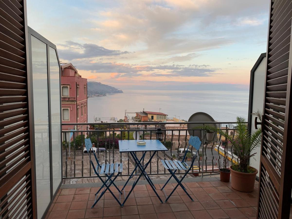 "Sea-See" Studio Taormina Center - Bellissima Vista Mare - Corner Kitchen Экстерьер фото